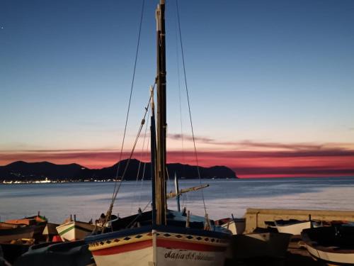 Aspra Apartment | Tramonto sul mare
