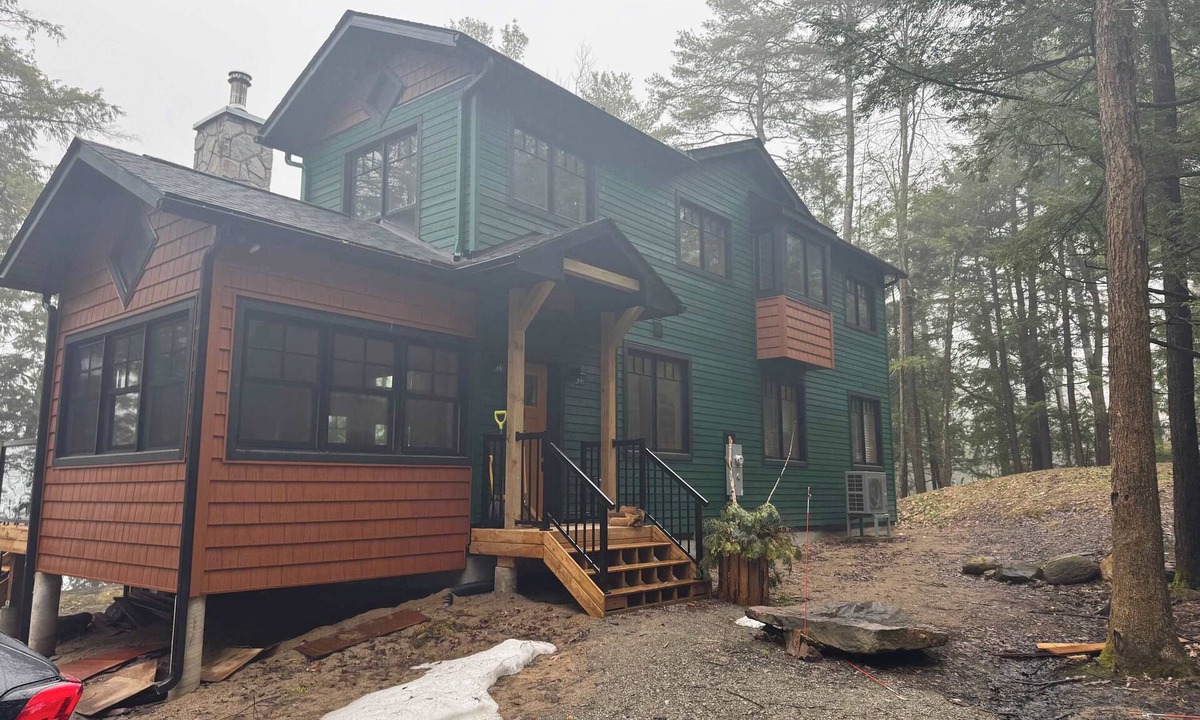Georgian Bay House | Tranquil Evergreen Landing on Six Mile Lake