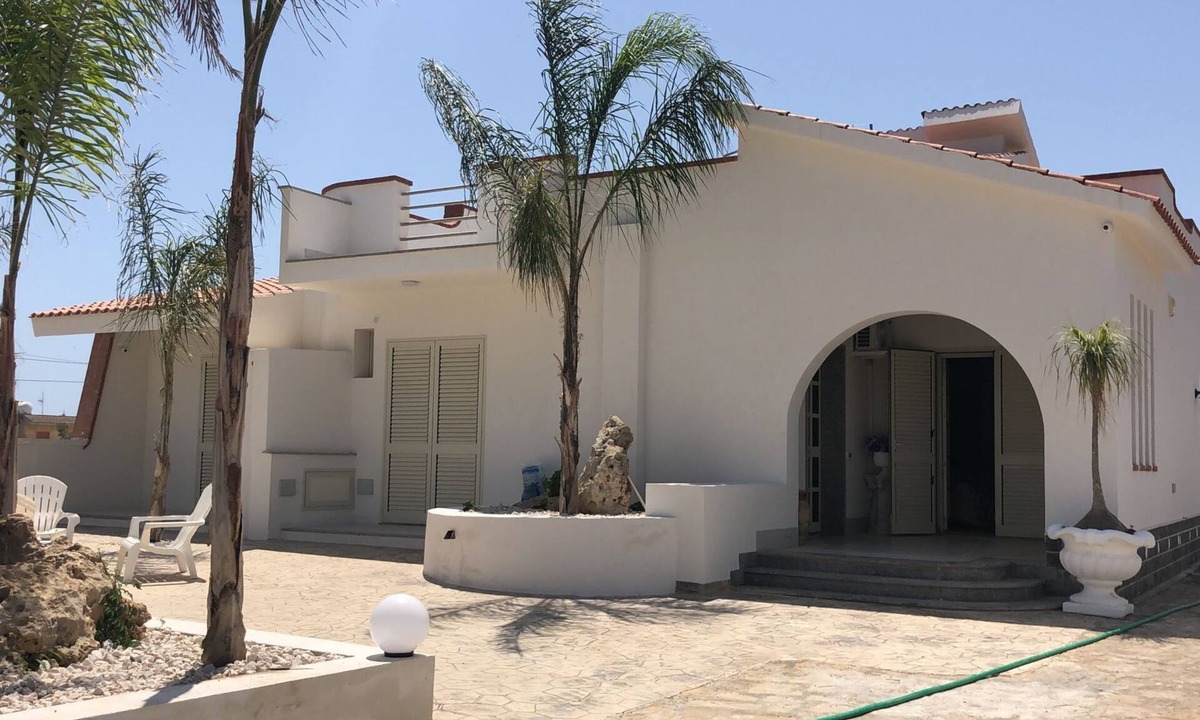 Petrosino House | Two double room facility with all amenities