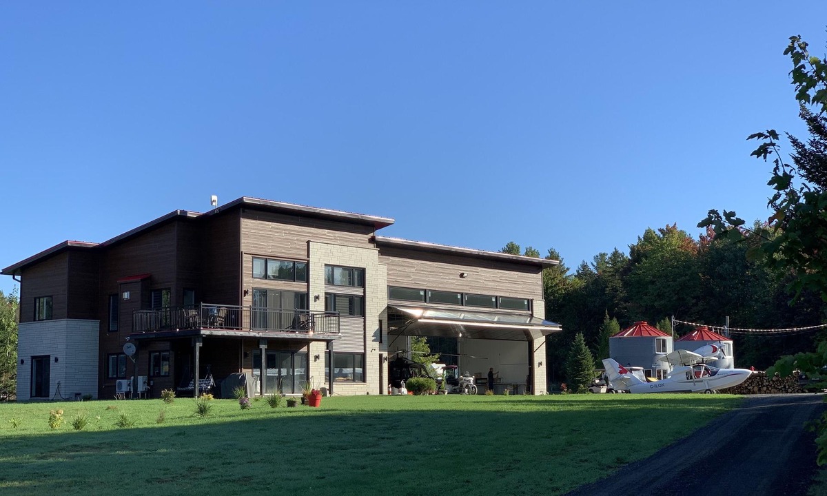 Saint-Cuthbert RV Rental | ULM Bunker