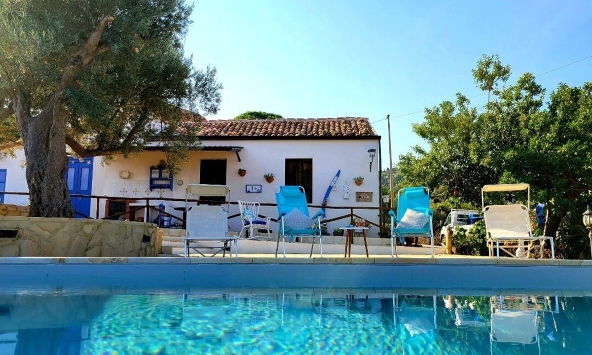 Acquedolci House | Unique experience in nature among the olive trees and the view of the Aeolian Islands