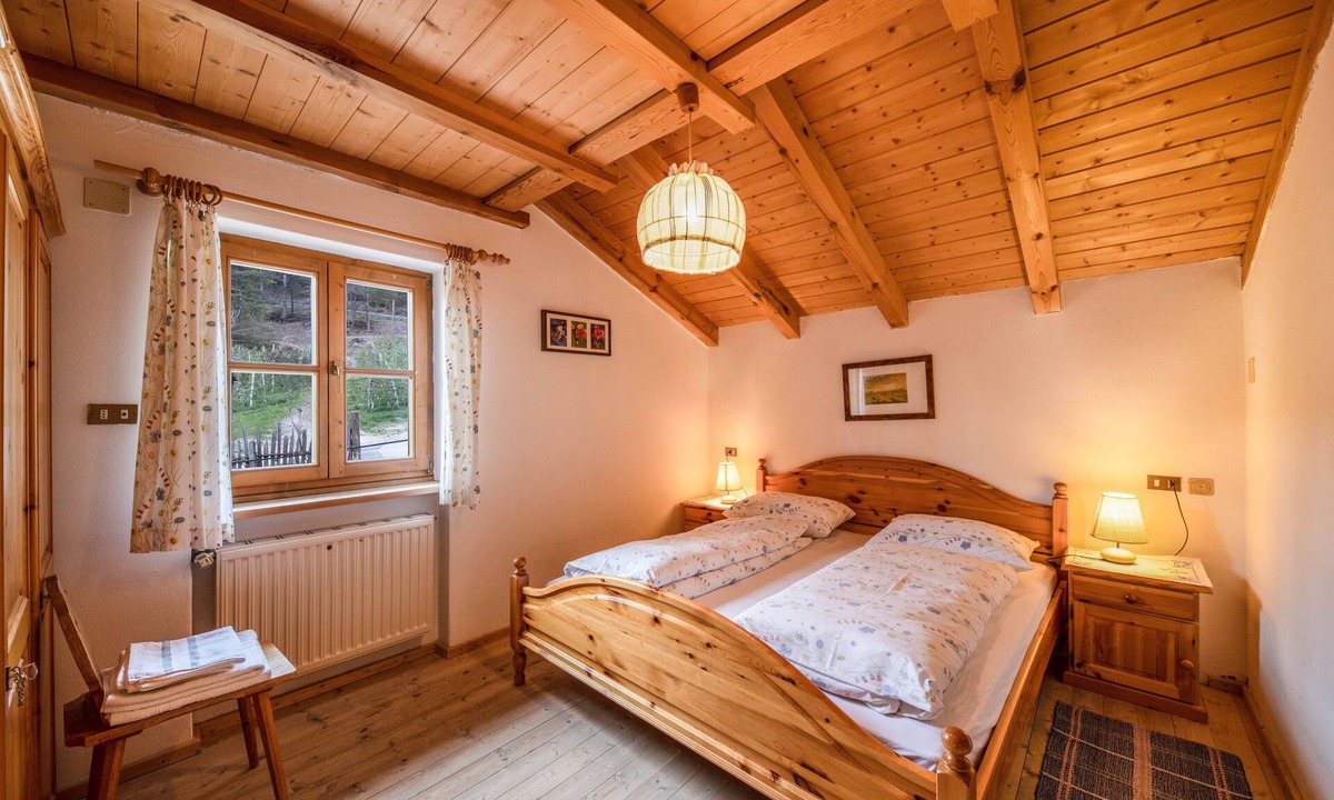 San Genesio Atesino Apartment | Vacation Apartment "Malgorerhof Pfister" with Mountain View, Balcony & Shared Garden