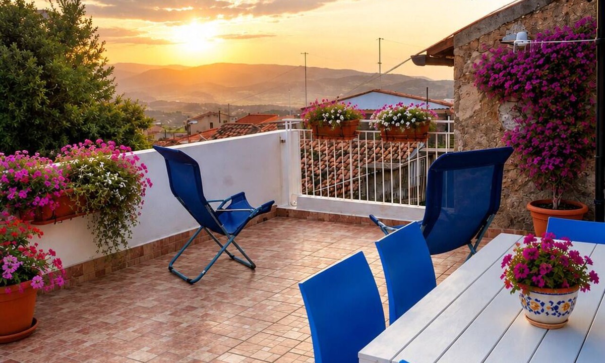 Furnari House | Vacation House The Garden: relax close to Milazzo, Aeolian Islands, Tindari.