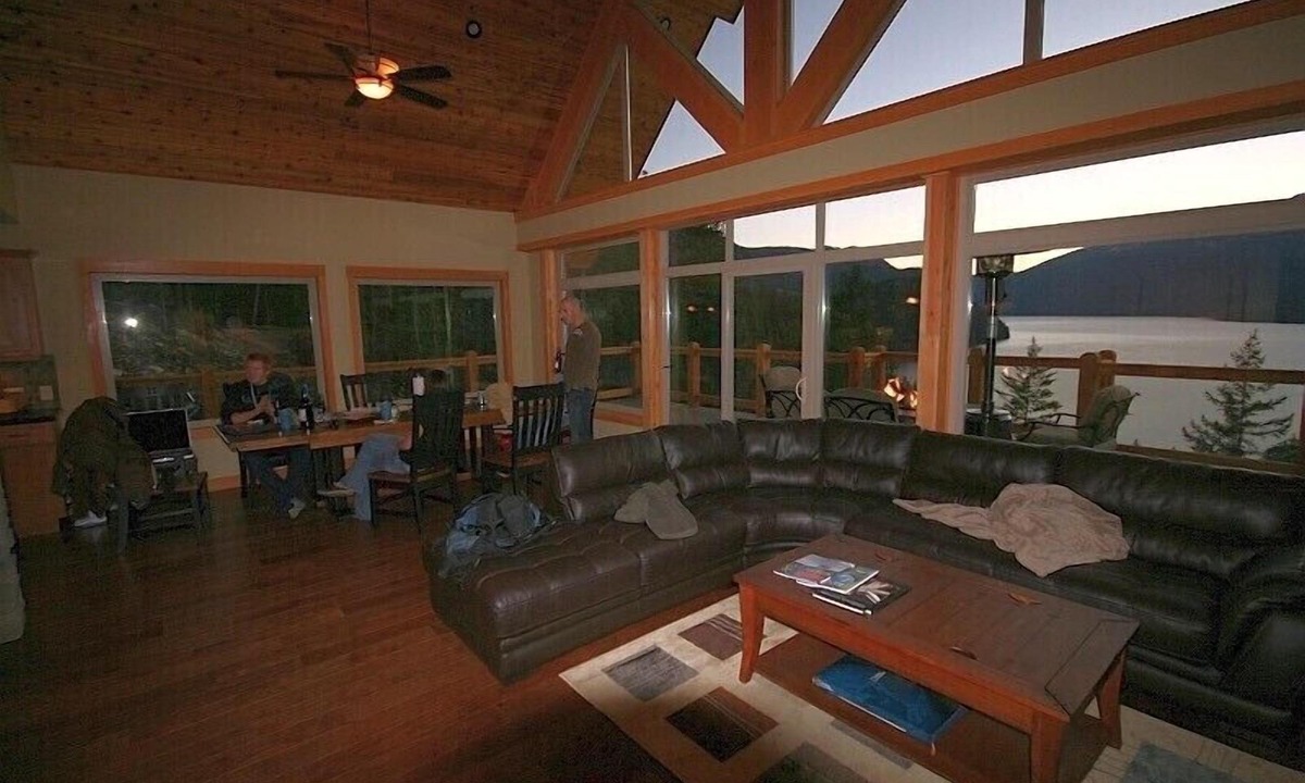 Silverton House | Valhalla Chalet Slocan Lake! Summer 2025 Avails! Ask for Winter Spring Specials!