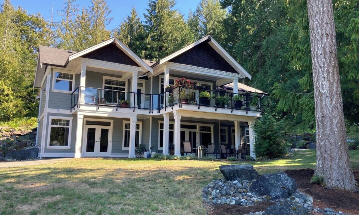 Shawnigan Lake House | Vancouver Island Shawnigan Lake Getaway