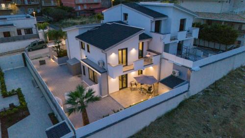 Favara House | Vilè Home - Intera Villa