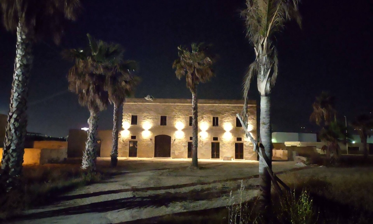 Trapani Villa | Villa al Centro di due Spiagge, con Giardino, Posto Auto, Barbecue, Cucina