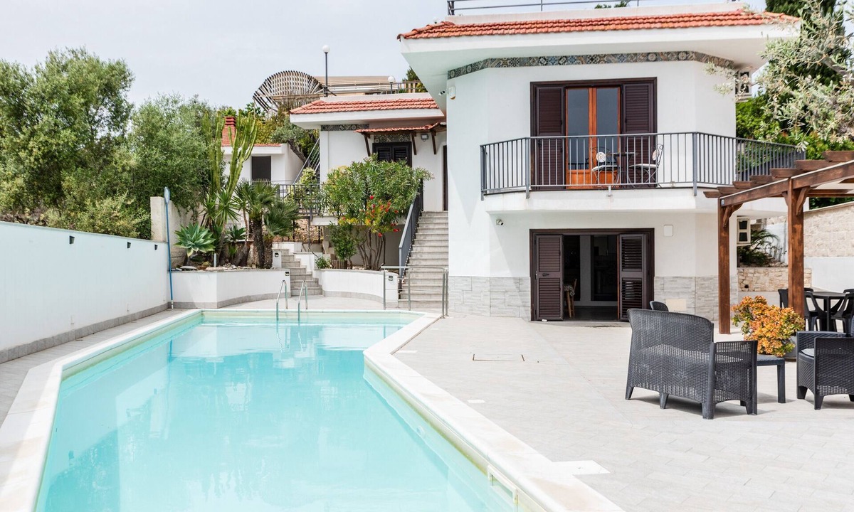 Licata Villa | Villa 'Al Tramonto Vista Mare' with Sea View, Wi-Fi and Air Conditioning