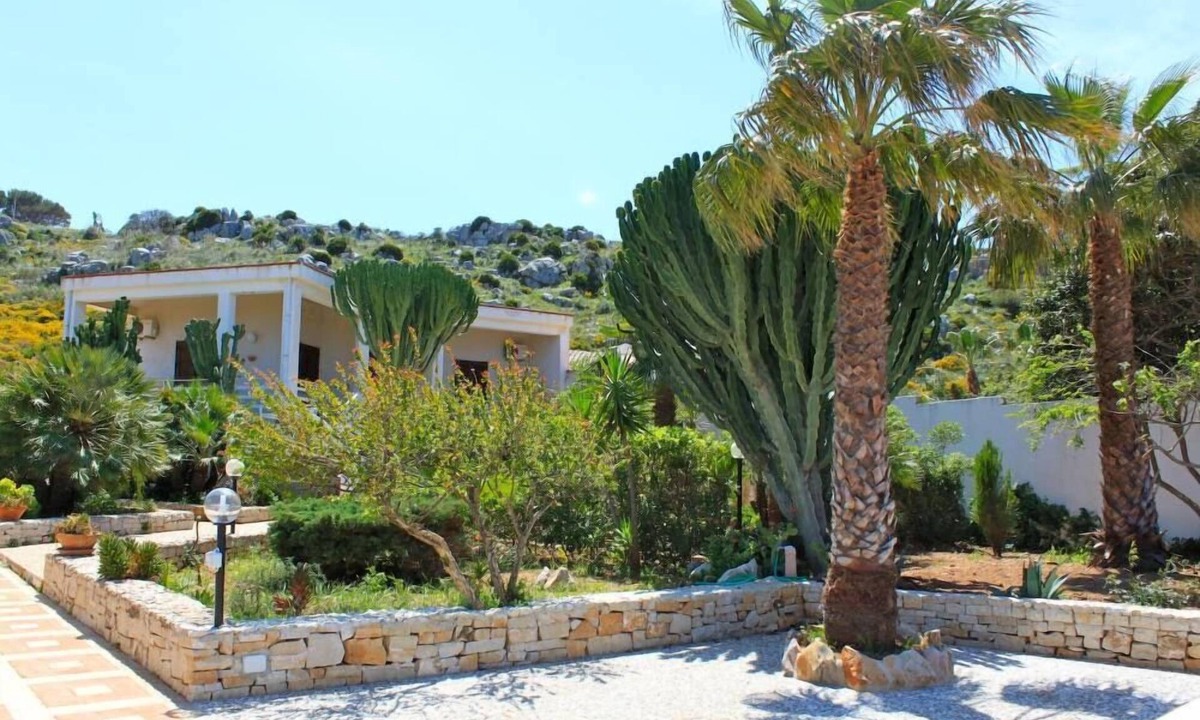 San Vito Lo Capo Villa | Villa Calamancina with garden- SAN VITO LO CAPO- all inclusive