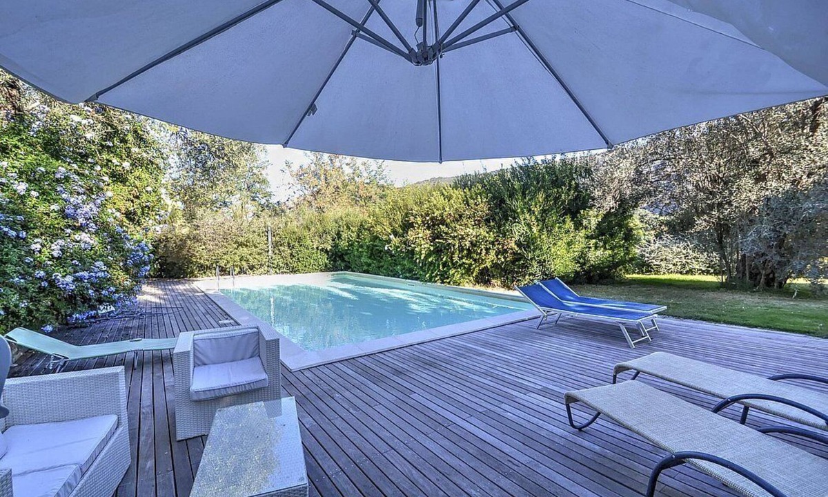 Mirto House | Villa Calesse B: A characteristic and welcoming independent house surrounded by meadows and by green hills, with Free WI-FI.