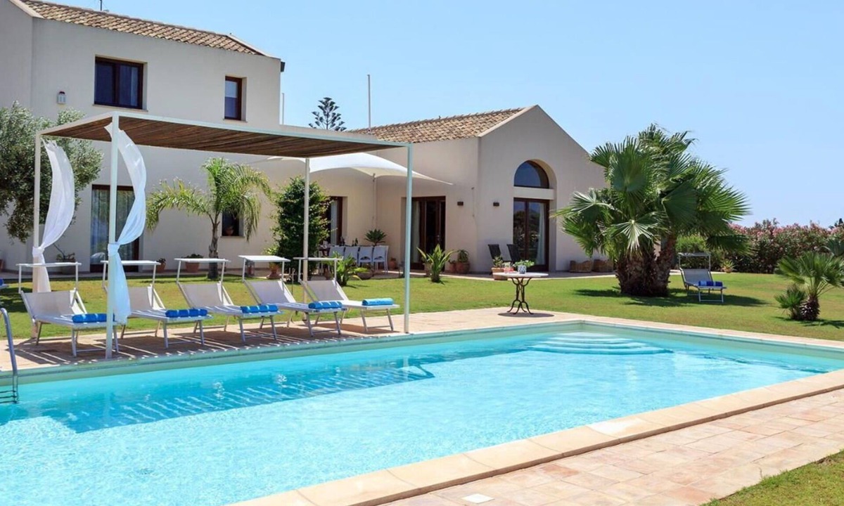 Trapani Villa | Villa Casale-Villa in Sicily with pool and sea views