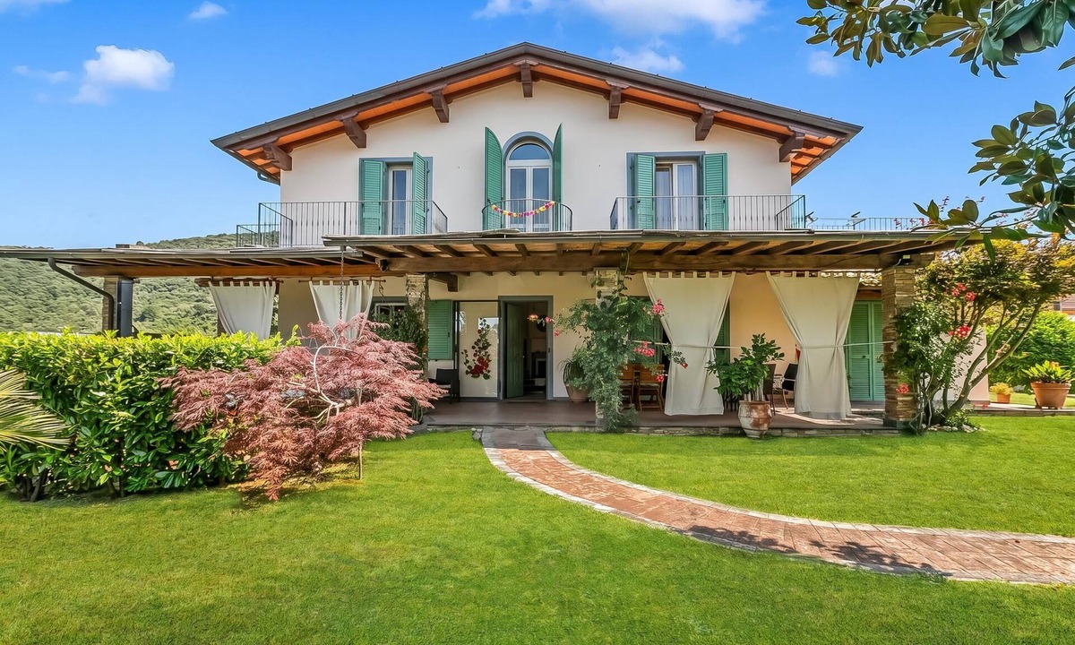Pietrasanta Villa | Villa Clara with Outdoor Jacuzzi few km from the Sea, Pietrasanta, Italy
