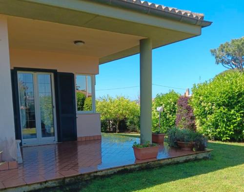 Anzio Villa | VILLA DAL PESCATORE Apartment - Elegant Retreat between Anzio & Nettuno with Garden and refined Patio - Train Station 500mt
