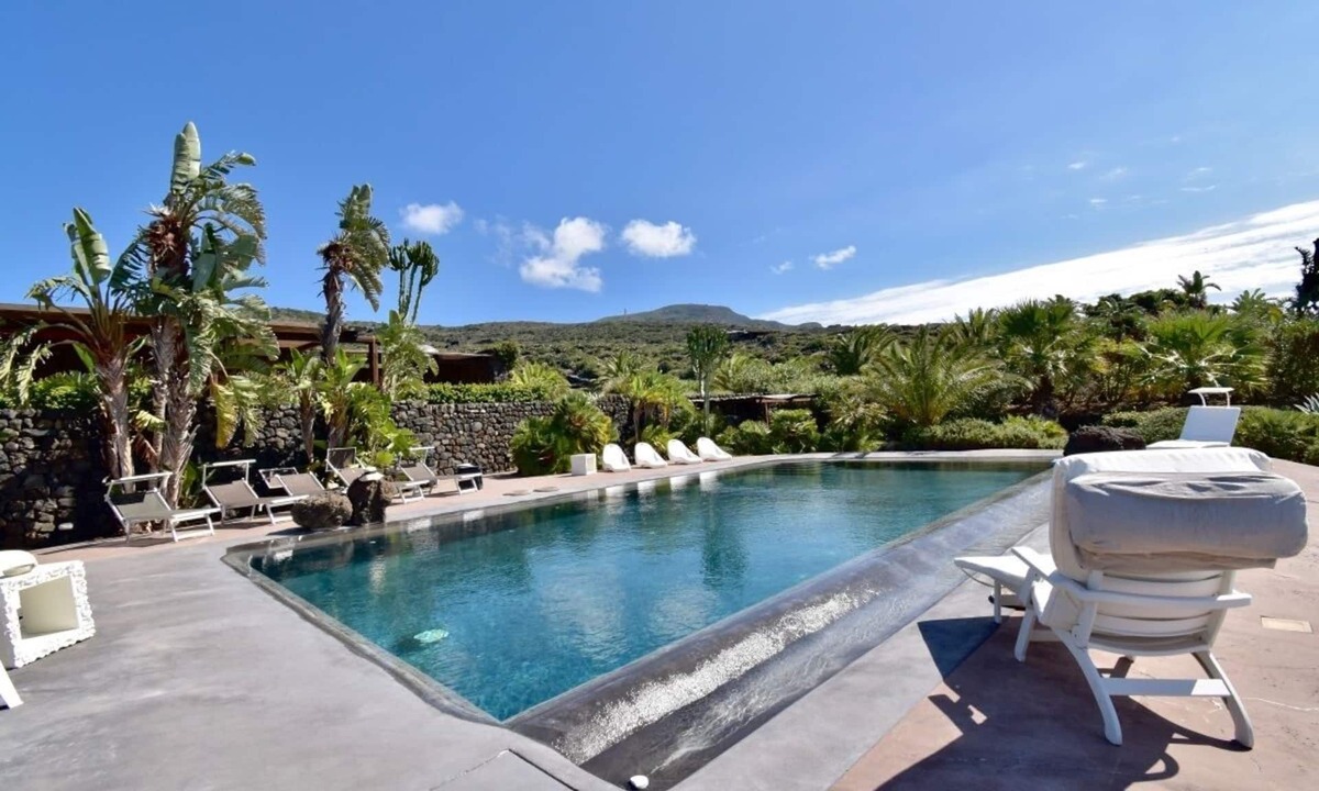 Pantelleria Villa | Villa Dammuso Delle solo isole for rent in Pantelleria