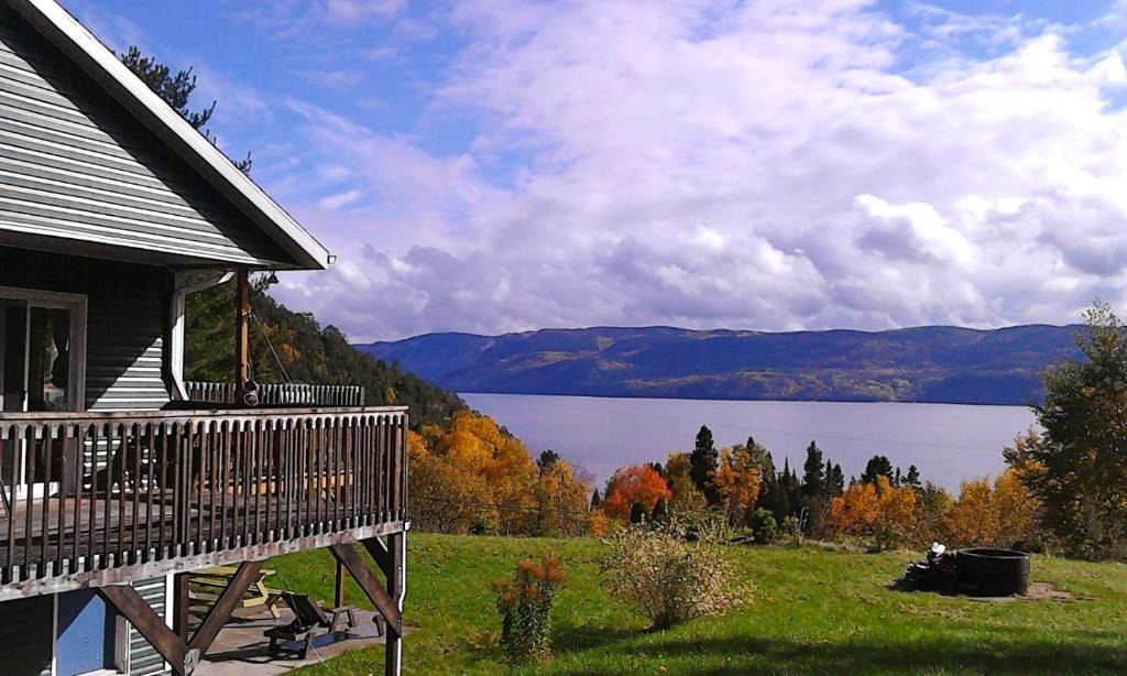 Sainte Rose du Nord House | Villa de la Montagne VUE sur le Fjord