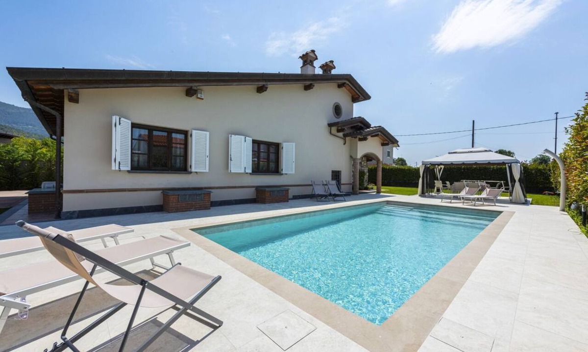 Pietrasanta Villa | Villa del Rio by MMega