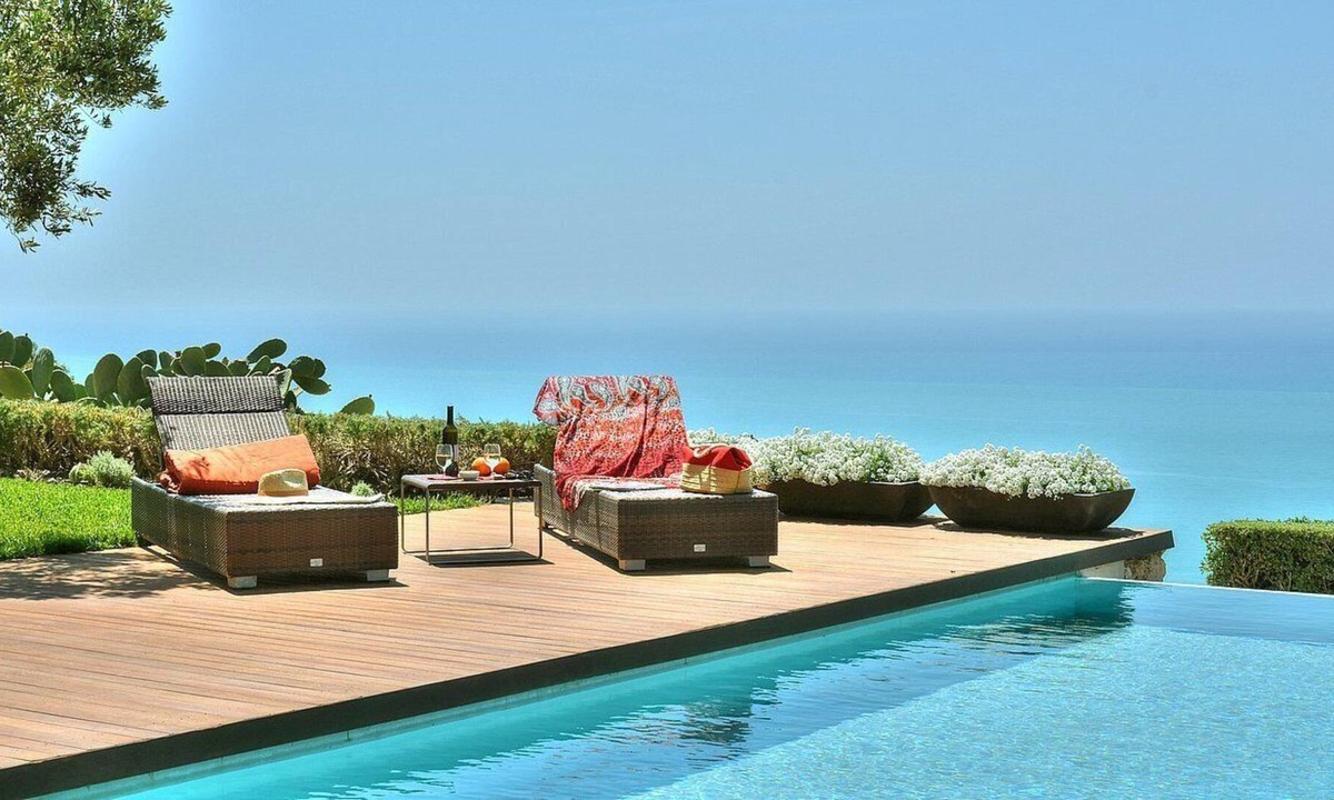 Licata Apartment | Villa Donzella Piccola, fully refundable with voucher*: An elegant and welcoming apartment that is part of a villa which faces the sun and the sea, with Free WI-FI.