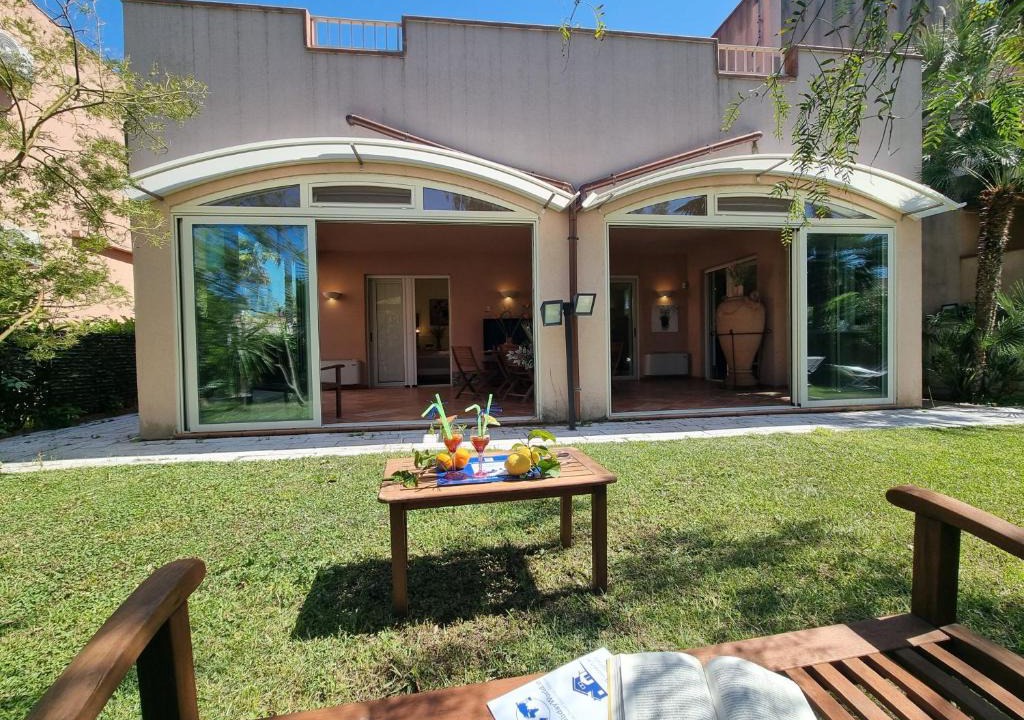 Tonnarella Apartment | Villa Ersilia by Holiday World