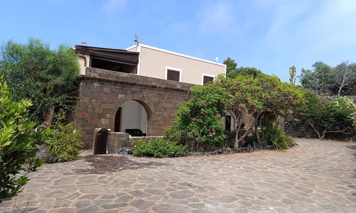Pantelleria Apartment | Villa Francesca - wonderful apartment in villa in Pantelleria