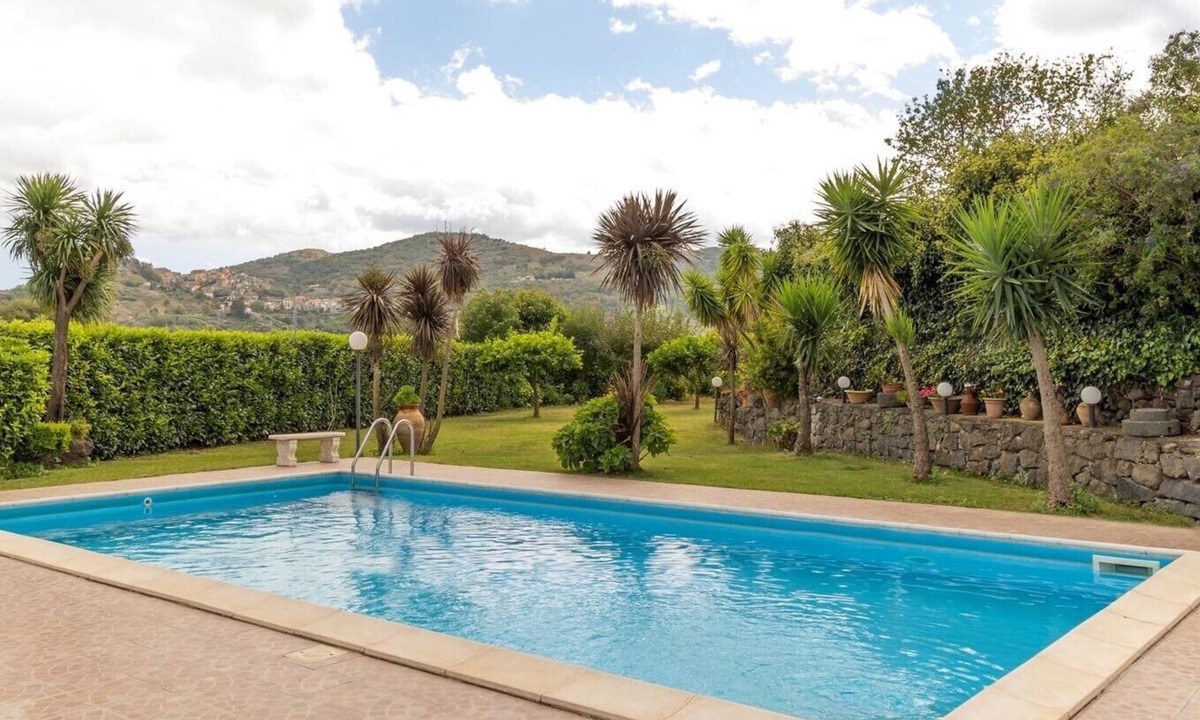 Rovittello Villa | Villa Jelu with Mountain View, Wi-Fi and Air Conditioning
