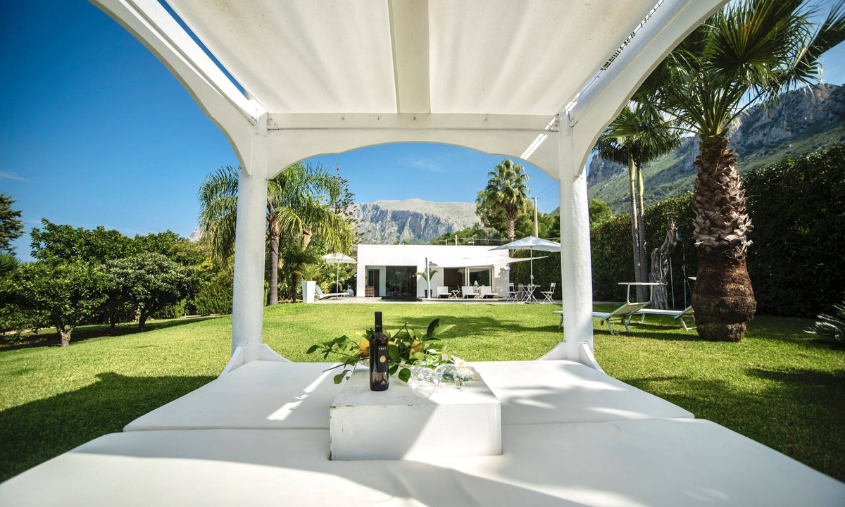 Terrasini Villa | Villa King of Coins