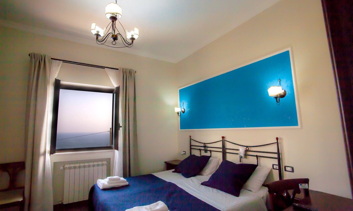 Palma di Montechiaro Bed & Breakfast | VILLA LU ’The place where every room admires the sea .