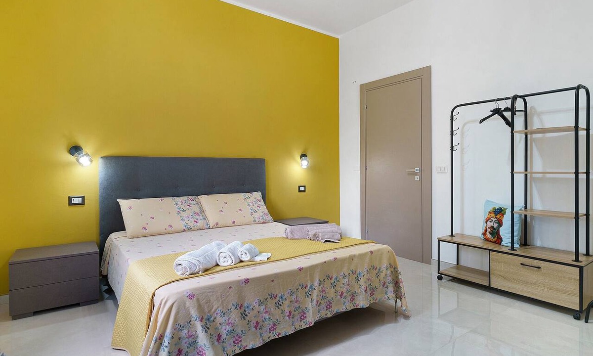 Agrigento Apartment | 'Villa Maryam - Perla' Room with Shared Terrace, Wi-Fi & Air Conditioning