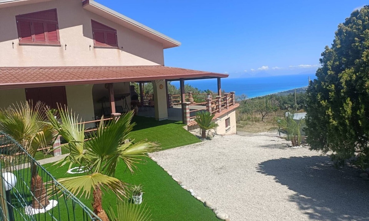 Militello Rosmarino Villa | Villa 'Panorama Scurzi' with Sea View and Pool