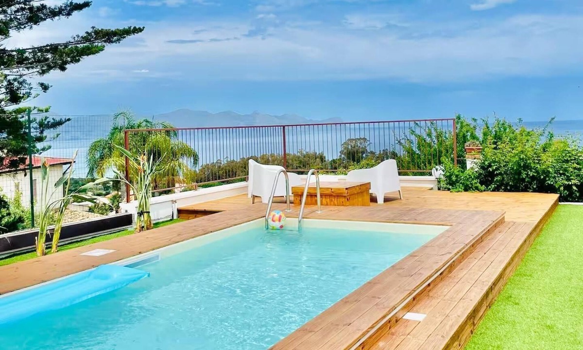 Balestrate Apartment | Villa Panorama del Golfo with pool and BBQ