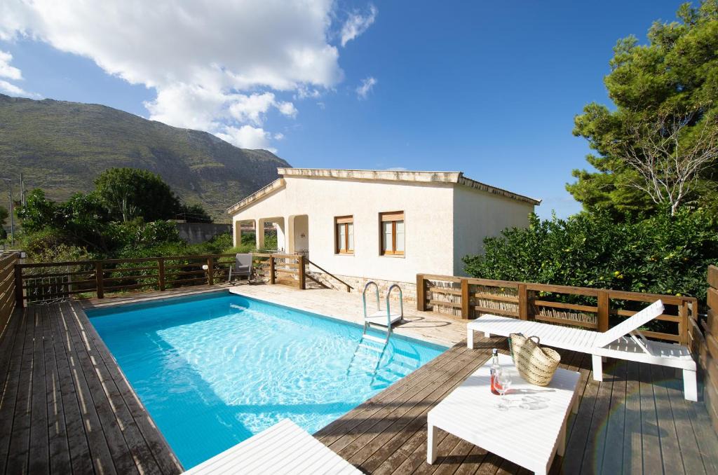 Castelluzzo Villa | Villa Paradiso