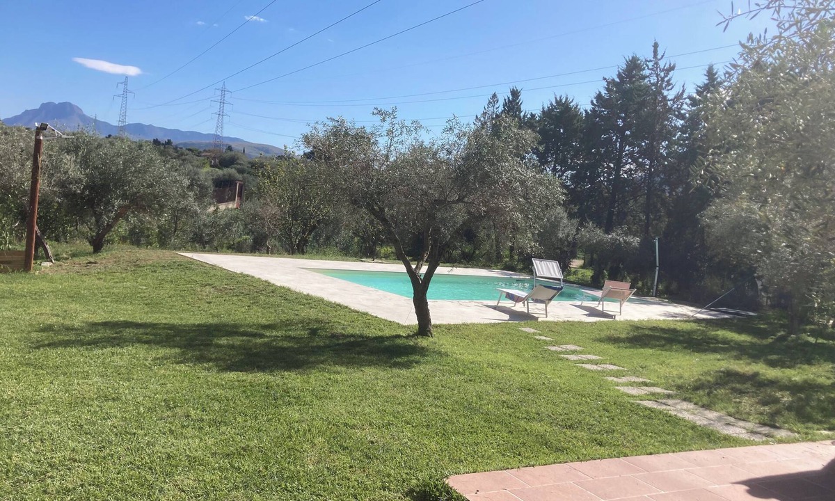 Altavilla Milicia Villa | Villa per famiglie con piscina immersa nel verde a pochi km dal mare.