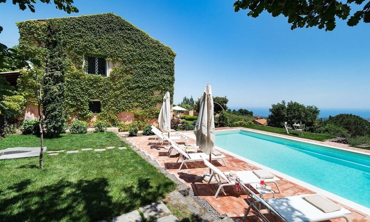 Trecastagni Villa | Villa Roberta – Mt. Etna Area