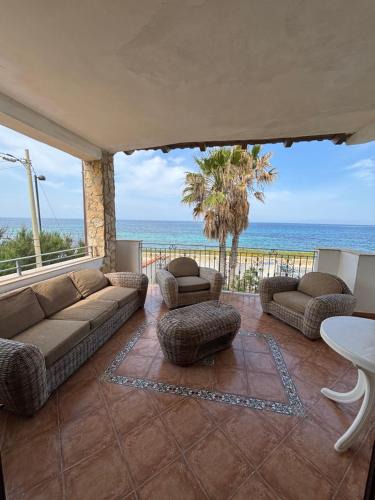 Mazara del Vallo Apartment | Villa rosa fronte mare