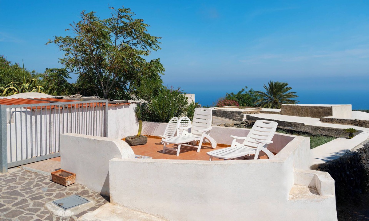 Kamma Villa | Villa Rosa - Two Bedroom Villa, Sleeps 7