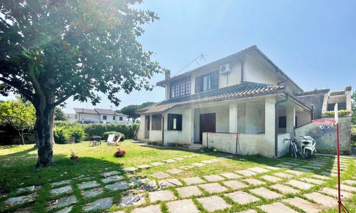 San Felice Circeo Villa | Villa San Felice Circeo with private garden and shared seasonal pool
