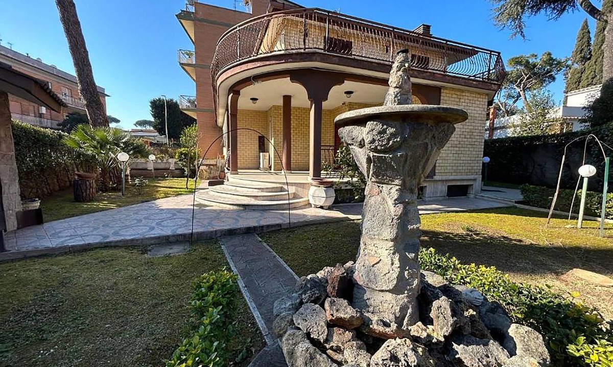Zona XVIII Capannelle Villa | Villa Visconti by Ghor