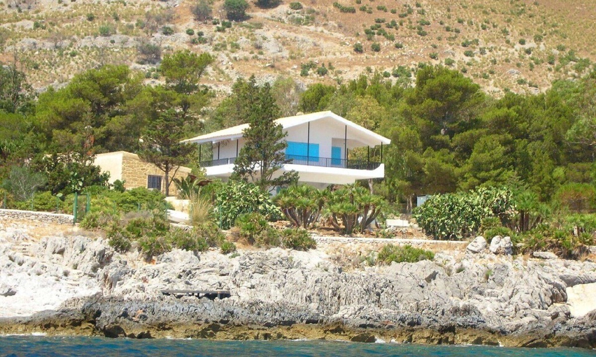 Zarbo di Mare House | VILLA ZARBO DI MARE ON THE ROCKS GROUND FLOOR