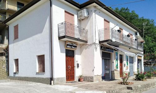 Castell'Umberto House | VillaTresa