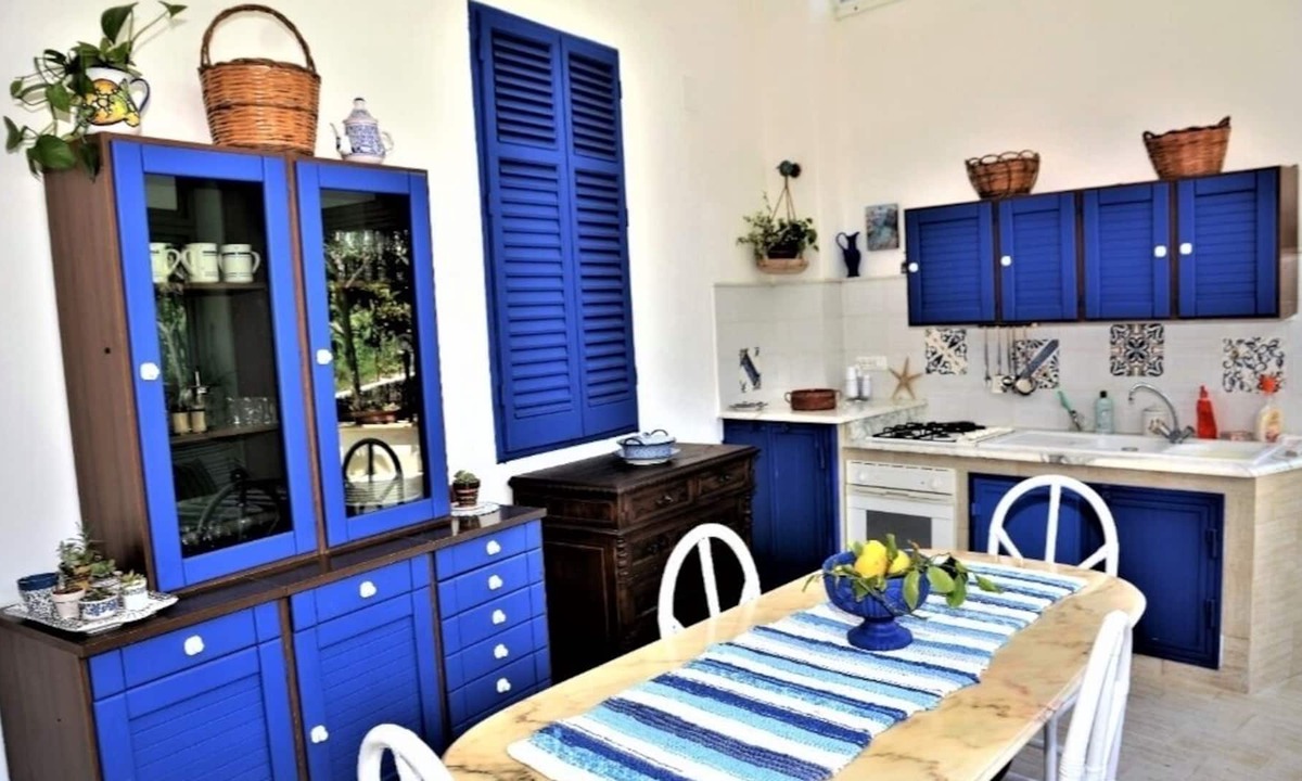 Aspra Apartment | Vittorio’s Beach House with Garden-Patio in Aspra