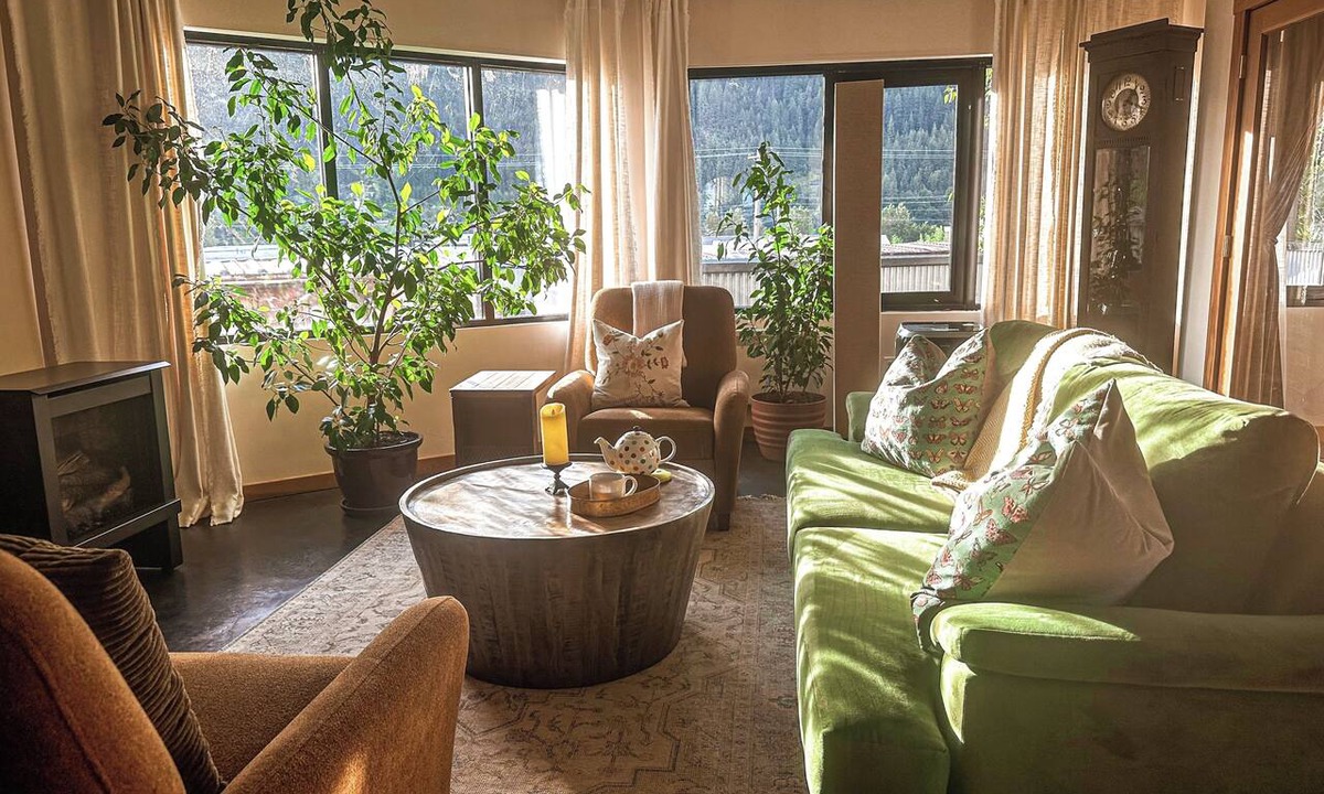 Nelson House | Walk everywhere from Railtown Suite! + spacious, beautiful, & comfortable.
