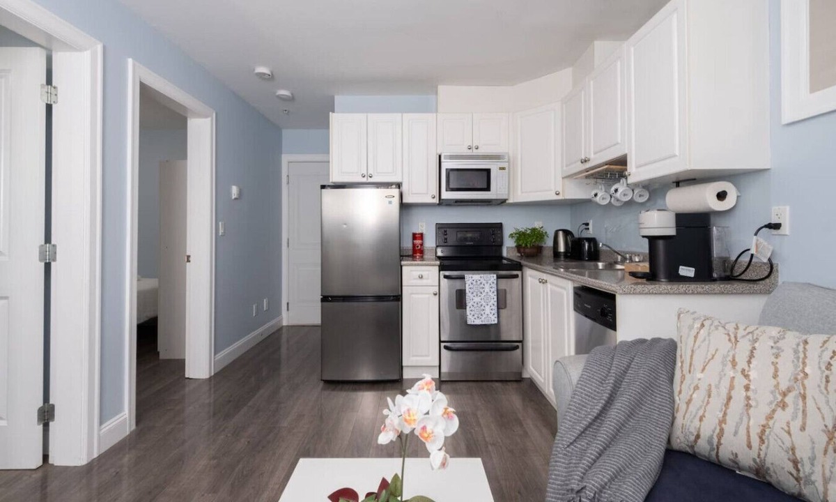 Renfrew-Collingwood Apartment | Walk to SkyTrain, Grocery & More 2 bedroom suite