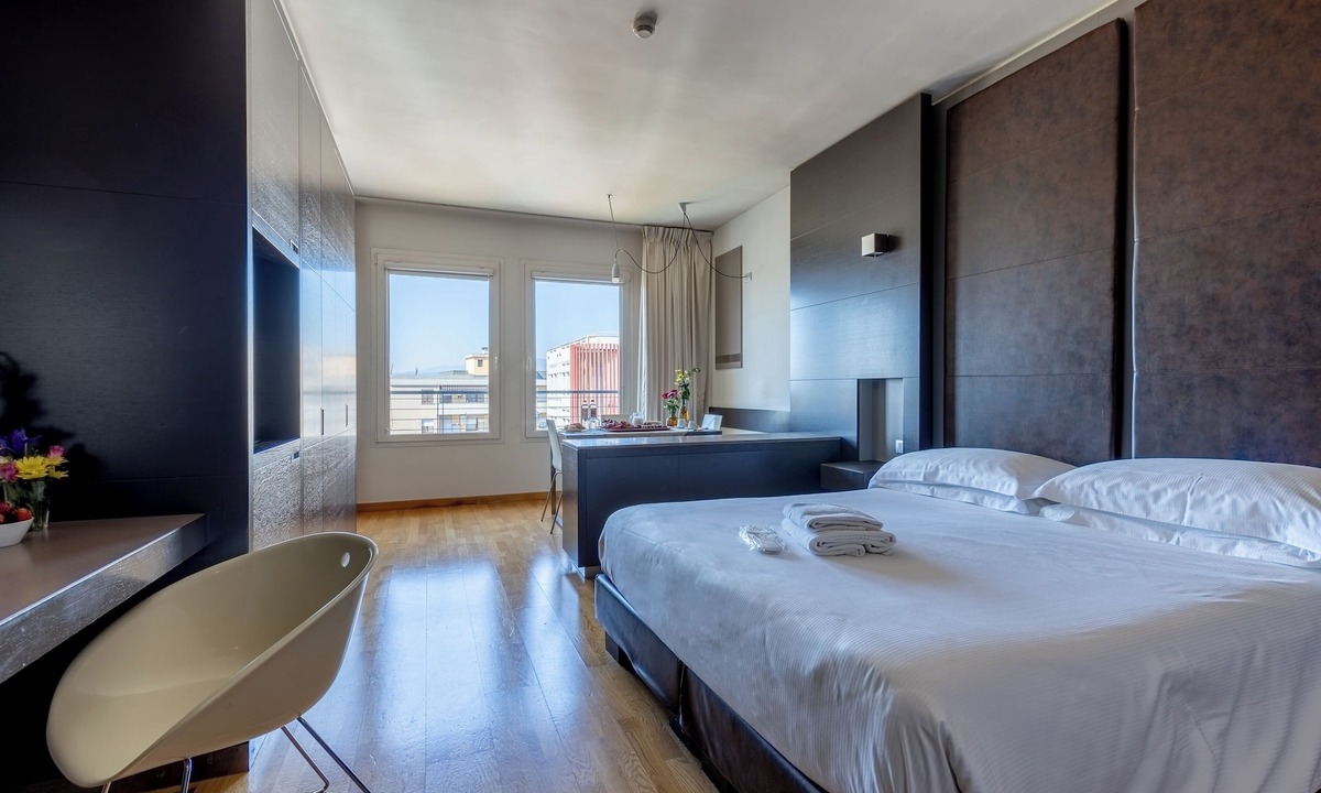 Prato Hotel | Wall Art Hotel