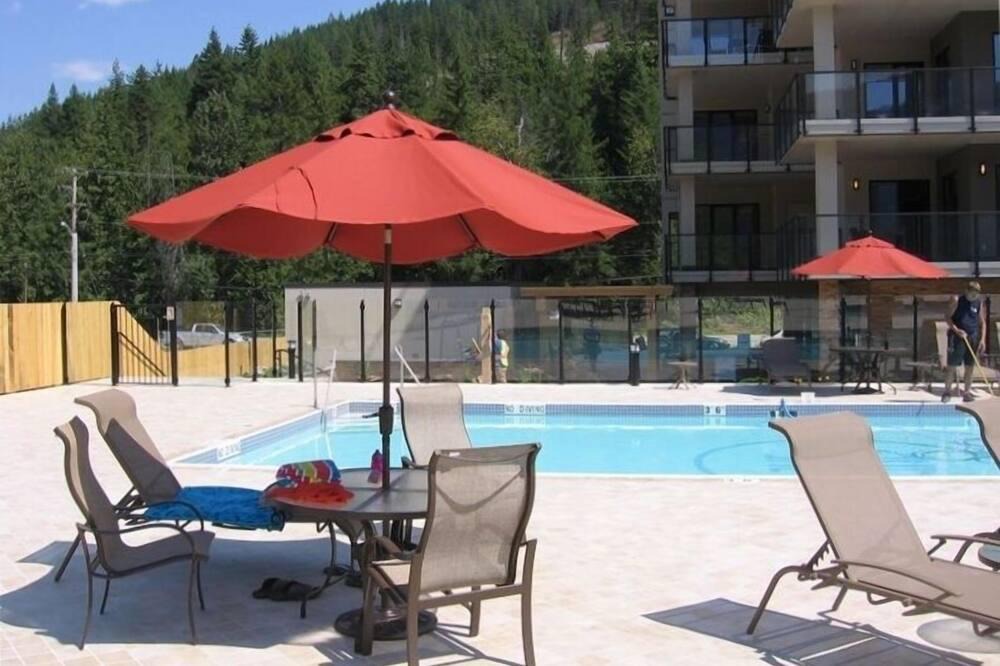 Sicamous Condo | Water Front 3 Bedroom Condo on Mara Lake with Boat Slip