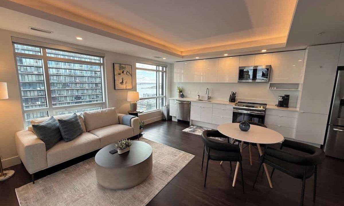 Downtown Halifax Apartment | Waterfront 1 BR corner unit - 6 appliances & gym