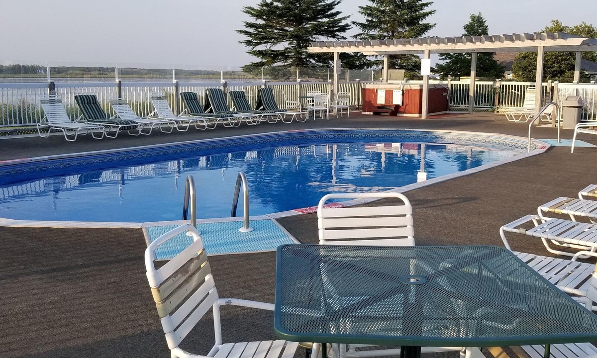 Richibucto House | Waterfront & Beach Retreat with beach-community Pool and Hot Tub