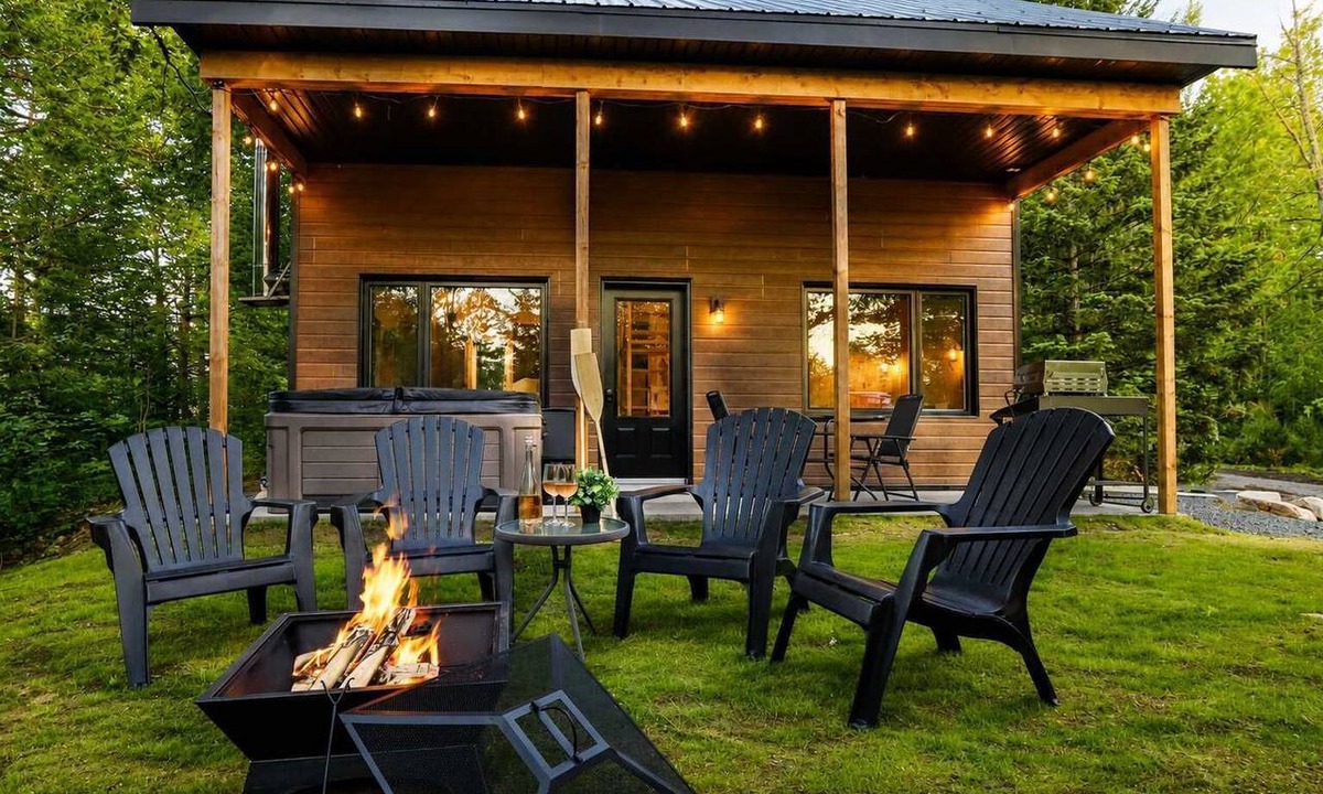 Shannon House | Waterfront Cabin with Spa | Le Colvert