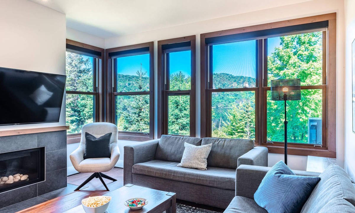 Lac Superieur Village Condo | Waterfront Condo with magnificent view