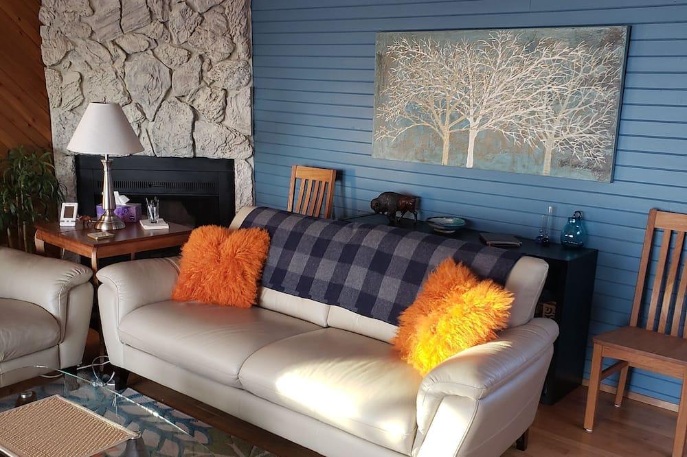 Lac du Bonnet Cottage | Waterfront Cottage