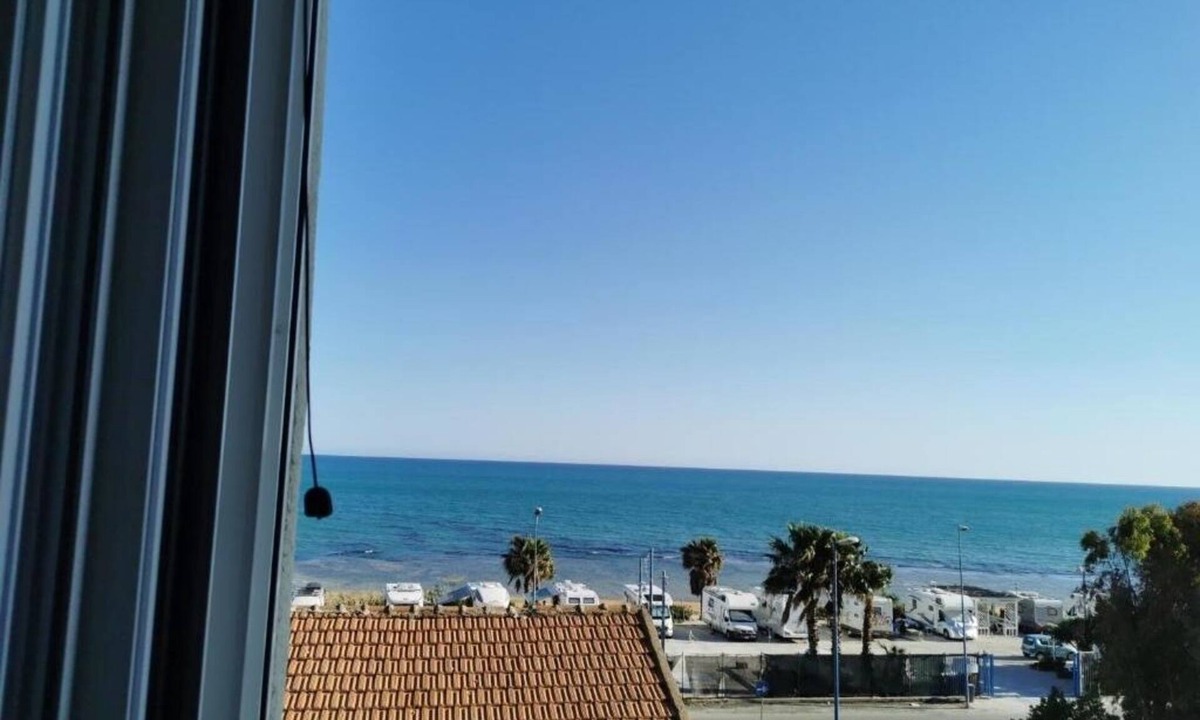 Porto Empedocle Apartment | Waterfront with Terrace. 5 Bedrooms and 5 Bathrooms. Ideal for Families and Groups.