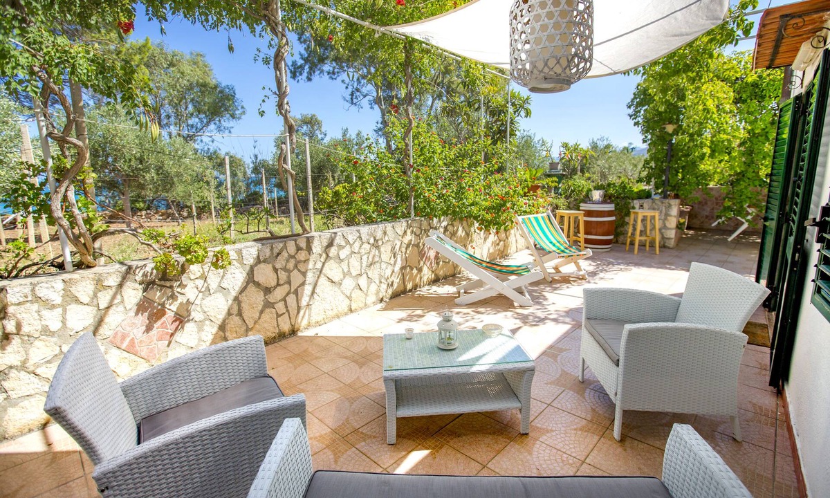 Pollina Apartment | White House "Rais" apartment in villa on the sea near Cefalu '